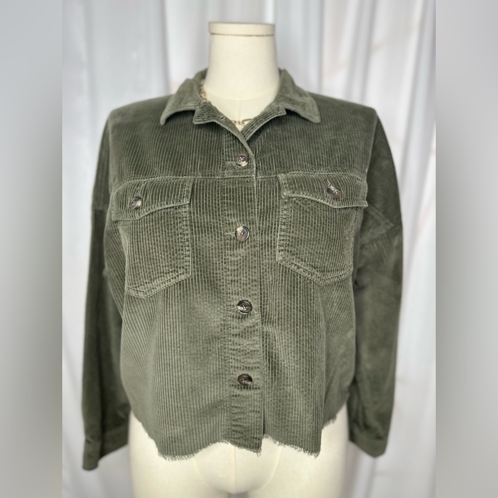 American Eagle Outfitters Women's Olive Green Cor Cropped Shacket (925) - Picture 3 of 10